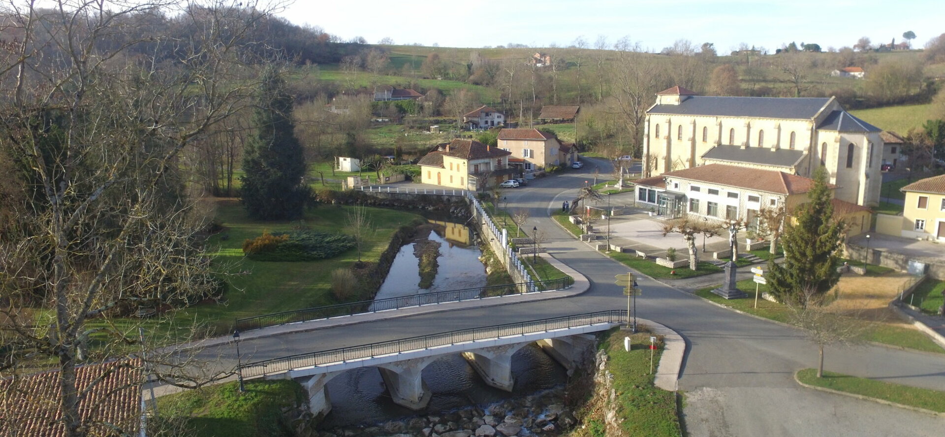 Mairie de Larroque dans le 31 Haute Garonne Région Occitanie